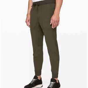 Lululemon Men’s ABC Joggers Olive Green Size M